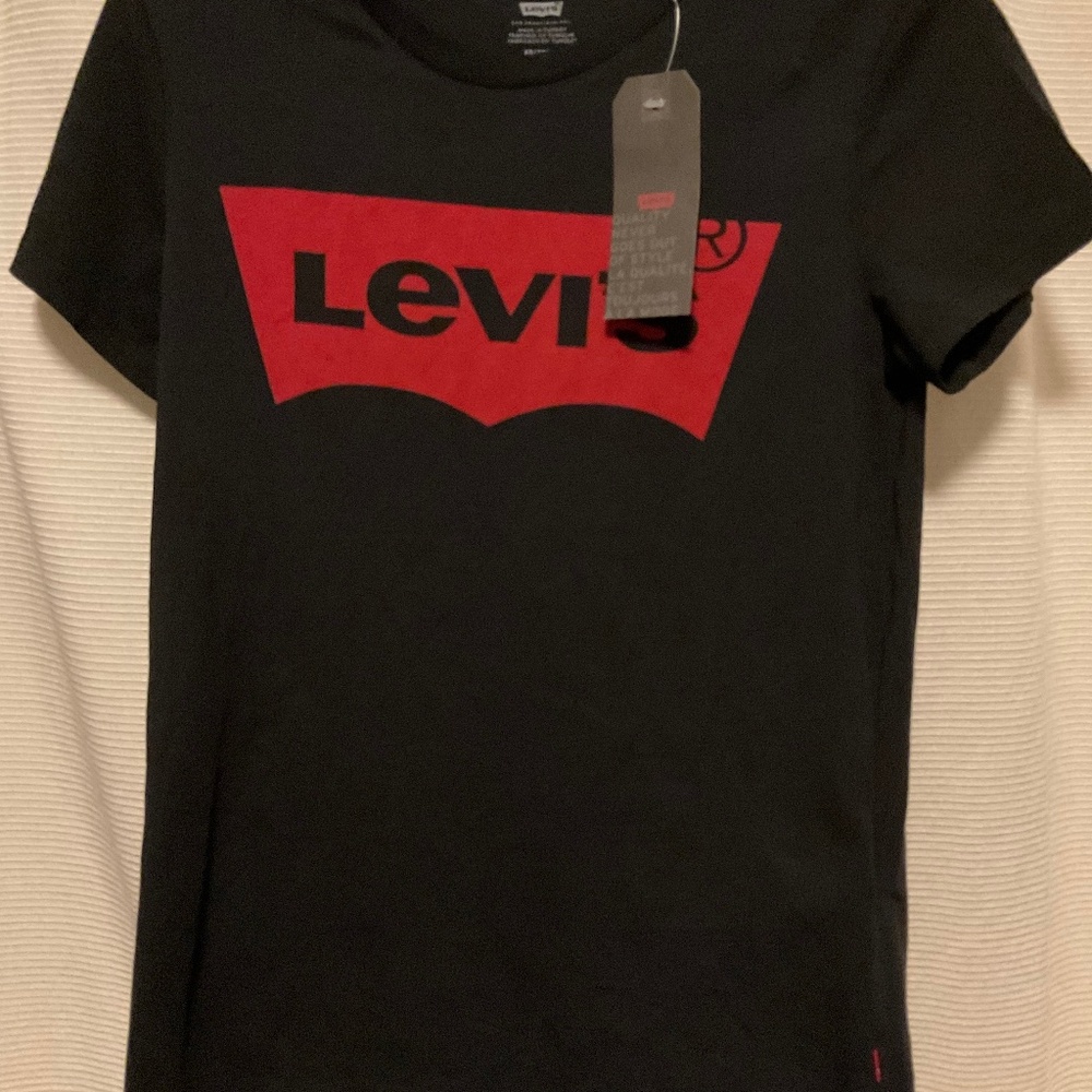 Levi’s Logo Black Tee